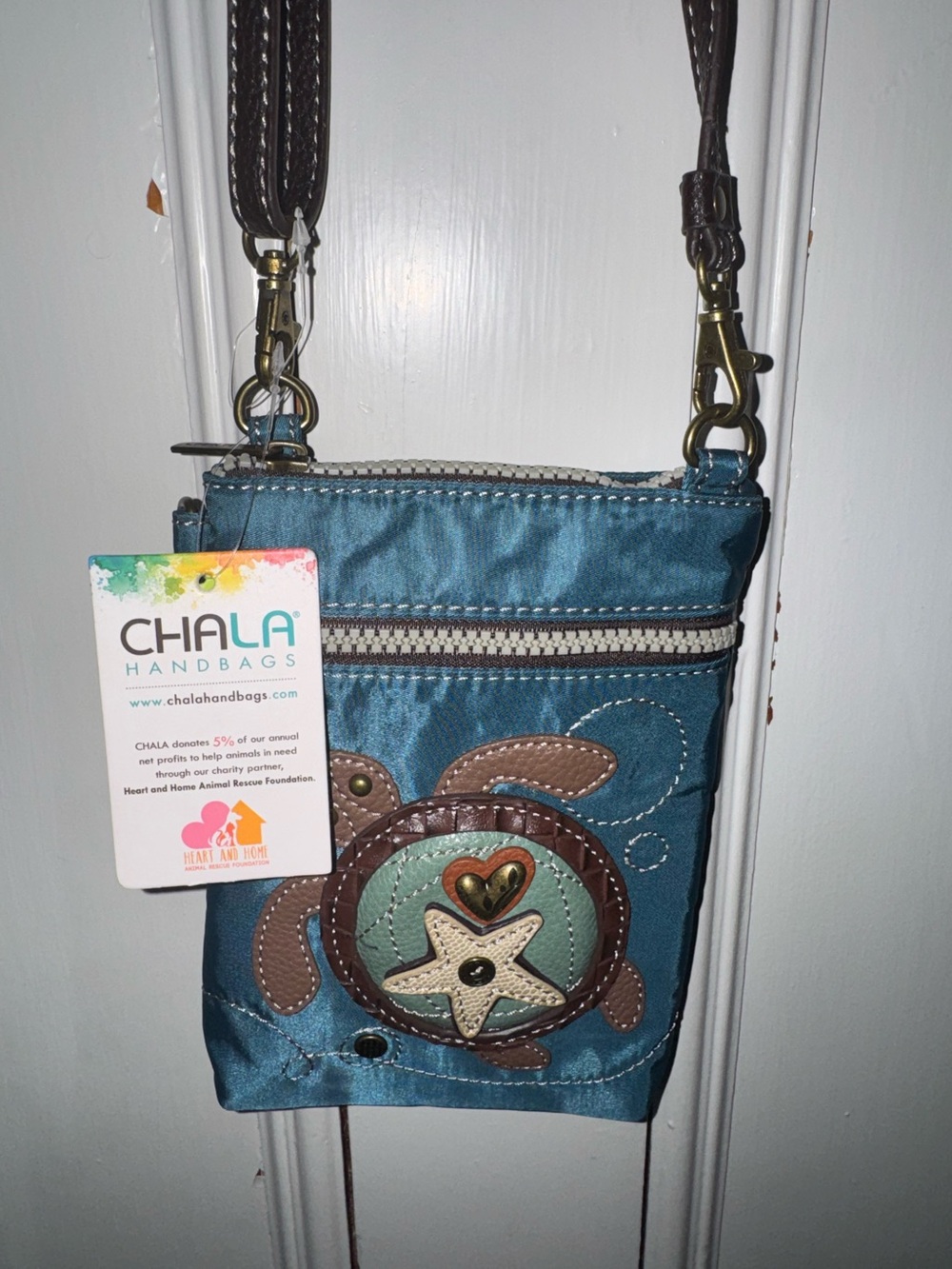 Chala Turtle Venture Crossbody Bag NEW - Picture 1 of 9